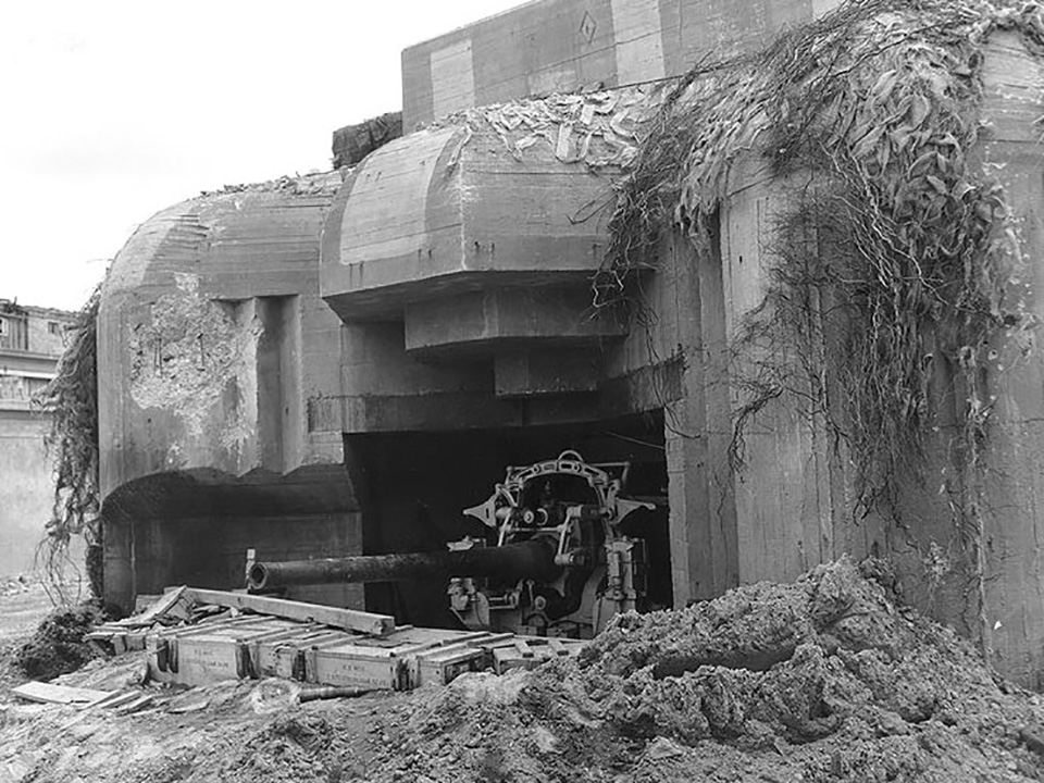 Fights Assault on Fortress Cherbourg, June 1944 The